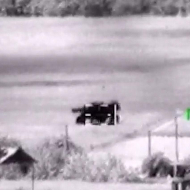 Iako je rezolucija videozapis prilično niska, stručnjaci i promatrači kažu da je vidljivo da se radi o kombajnima i prskalicama