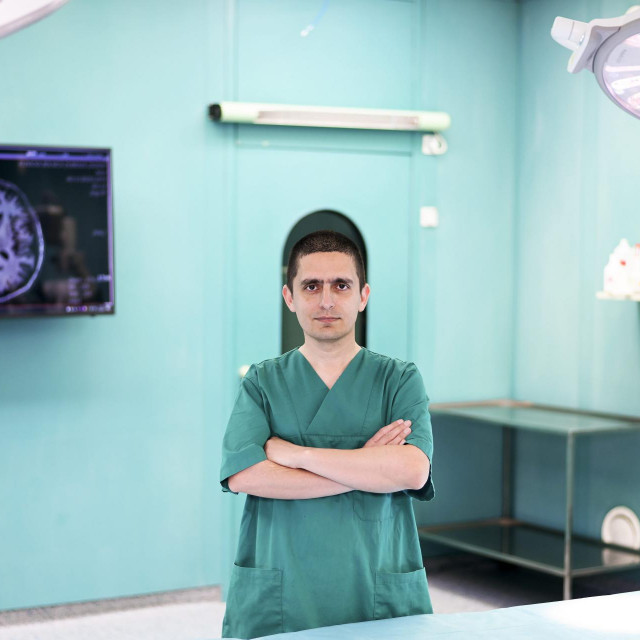 Neurokirug Fadi Almahariq