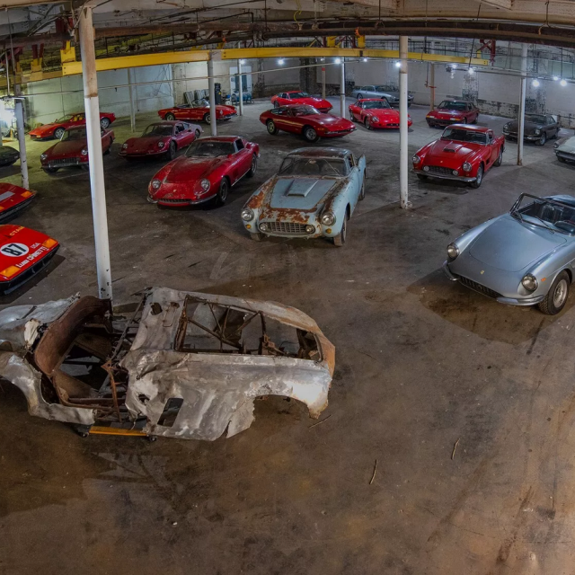 Kolekcija klasičnih Ferrarija