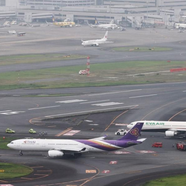 Zrakoplovi Thai Airwaysa i Eva Airwaysa