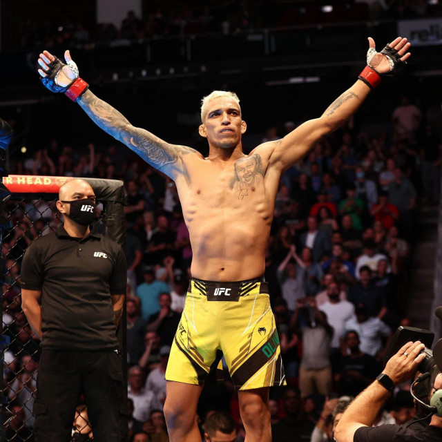 Charles Oliveira 
