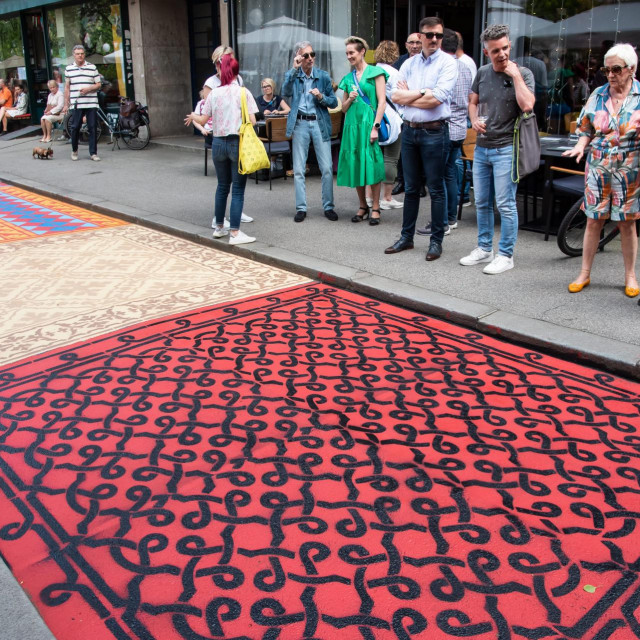 ”Tepihići” bi se opravdali isključivo da su – leteći. Pa da nas svih skupa, koji ne razumijemo kamo sve ovo više vodi, odnesu čim dalje.
