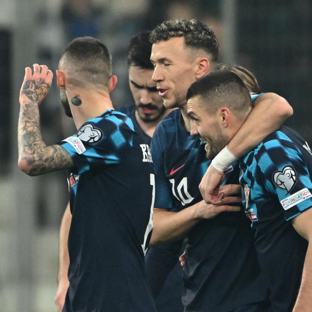 Mateo Kovačić sa suigračima u reprezentaciji