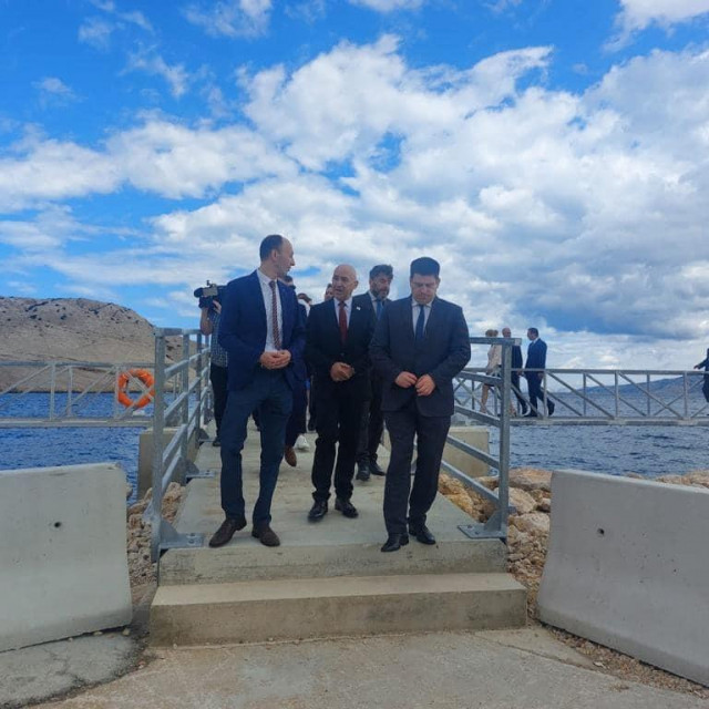 Otvoreno trajektno pristanište Žigljen