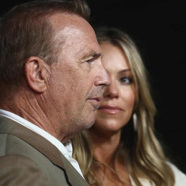 Kevin Costner i Christine Baumgartner