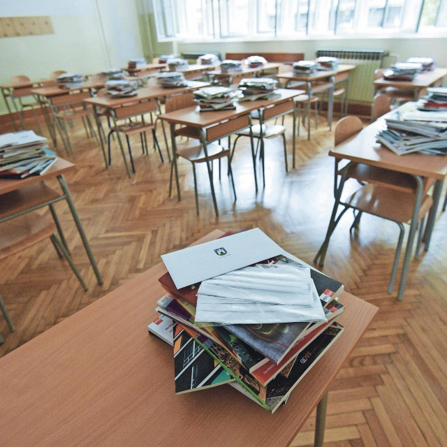 Jedini koji imaju radne udžbenike koji se nabavljaju nanovo svake godine su učenici od prvog do četvrtog razreda osnovne škole. Upravo zato će oni odmah dobiti sve nove udžbenike