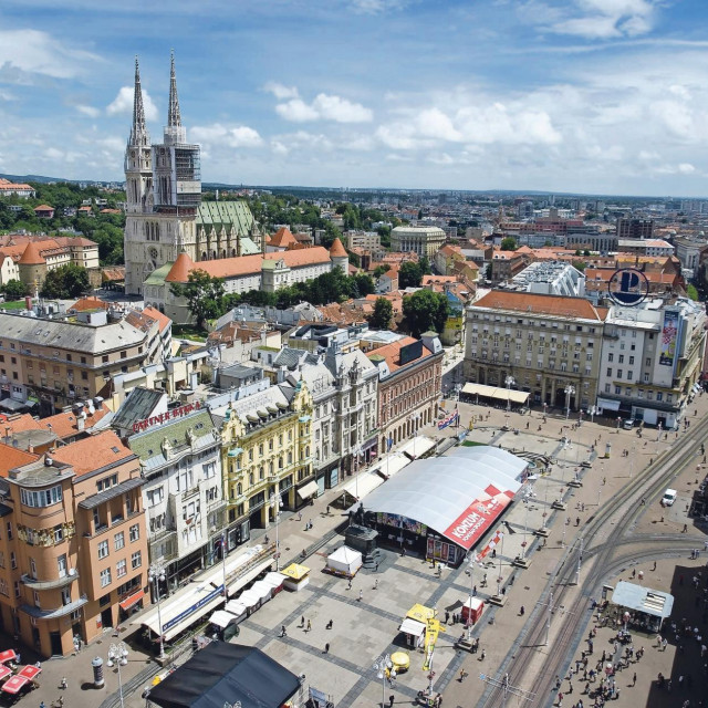 Trg bana Jelačića u Zagrebu