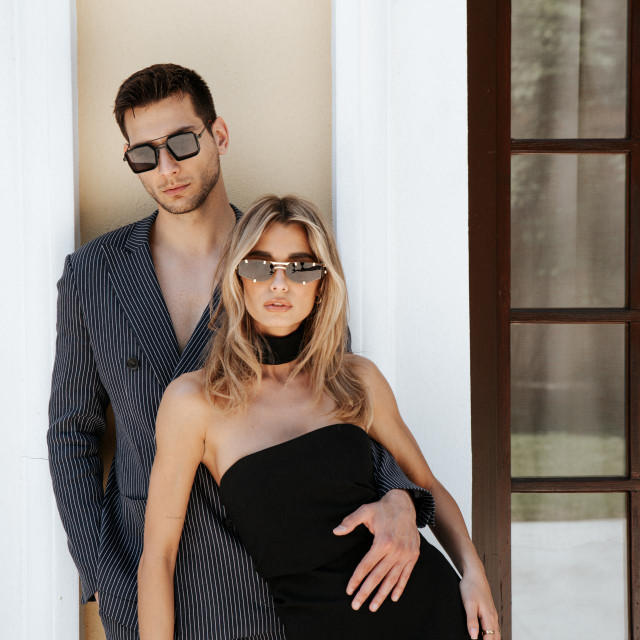 Modeli: Elena Dizdar, Sandy Bogovac, Dvorac Mokrice. Kreativna produkcija: Alfa Vision Optika