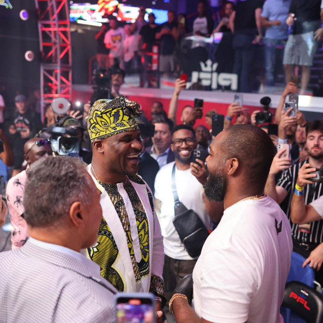 Francis Ngannou i Jon Jones