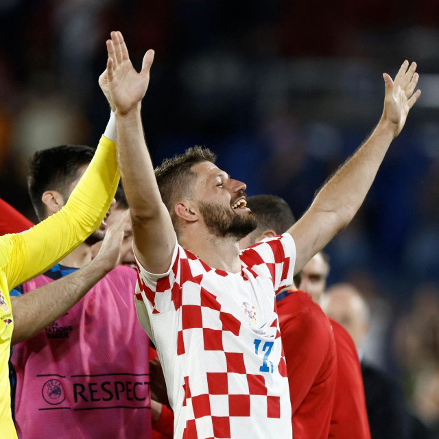 Dominik Livaković i Bruno Petković