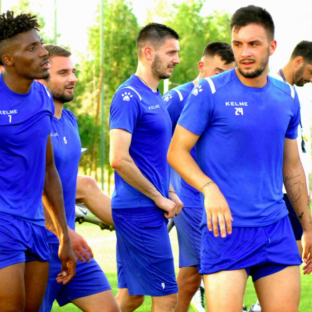 Trener Marijan Budimir poveo je igrače na pripreme