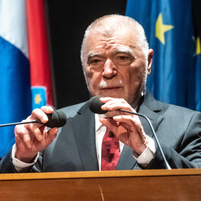 Bivši predsjednik Republike Hrvatske Stjepan Mesić