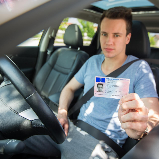 Vozačka dozvola (ilustracija)