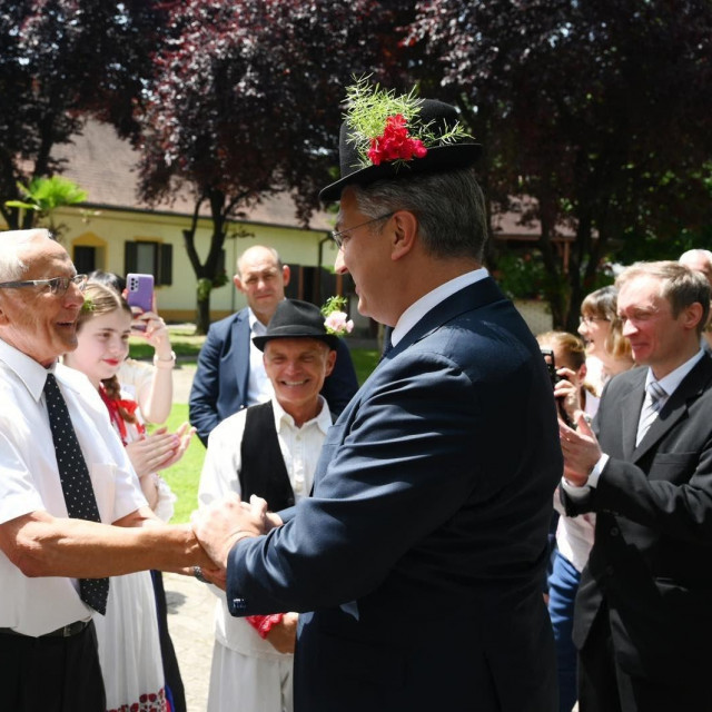 Plenković sa Hrvatima u Srbiji