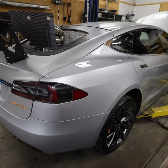 Tesla Model S s dizelskim motorom