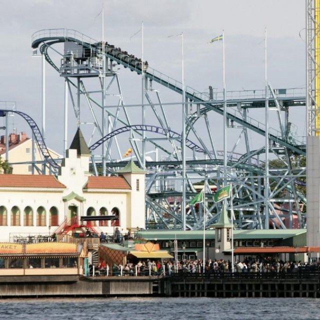 ‘Vlak smrti‘ u zabavnom parku Gröna Lund u Stockholmu