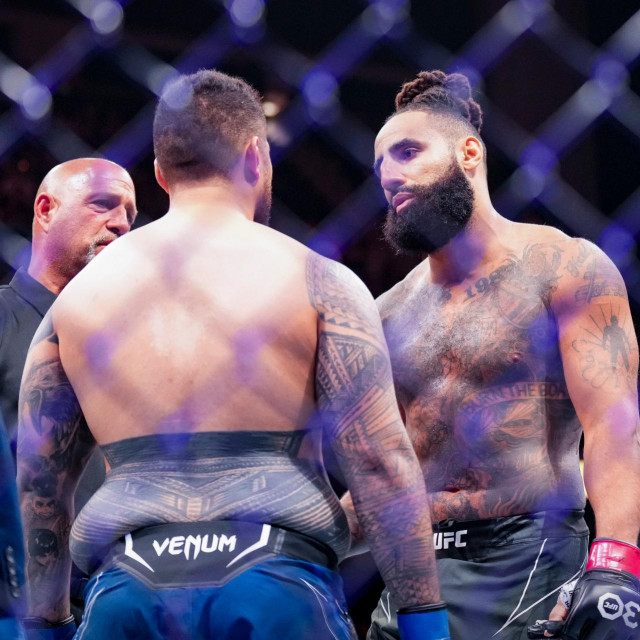 Jun 24, 2023; Jacksonville, Florida, USA; Austen Lane (red gloves) talks with Justin Tafa (blue gloves) after their fight is ruled a no contest in their heavyweight bout during UFC Fight Night at VyStar Veterans Memorial Arena.,Image: 785210371, License: Rights-managed, Restrictions: *** World Rights ***, Model Release: no, Credit line: USA TODAY Network/ddp USA/Profimedia