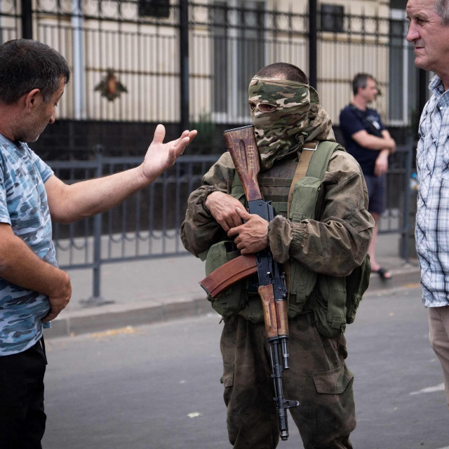 Pripadnik Wagnera na ulici u Rostovu