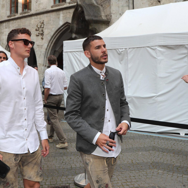 Lucas Hernandez (desno)