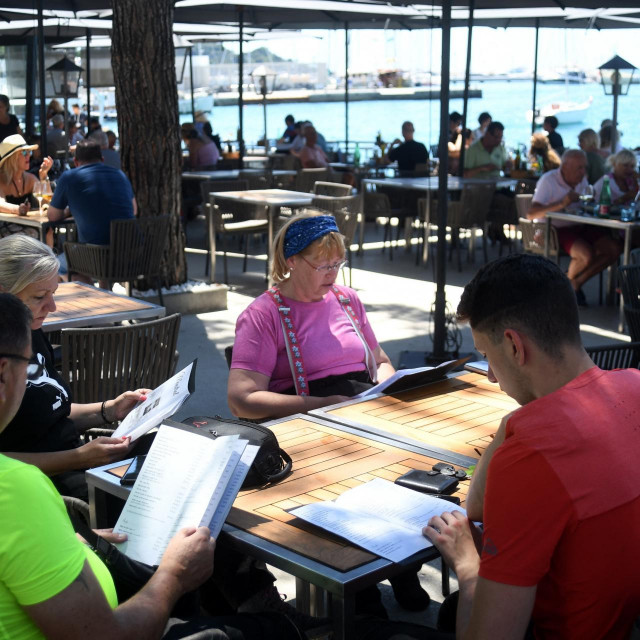 Turisti u restoranu, ilustrativna fotografija