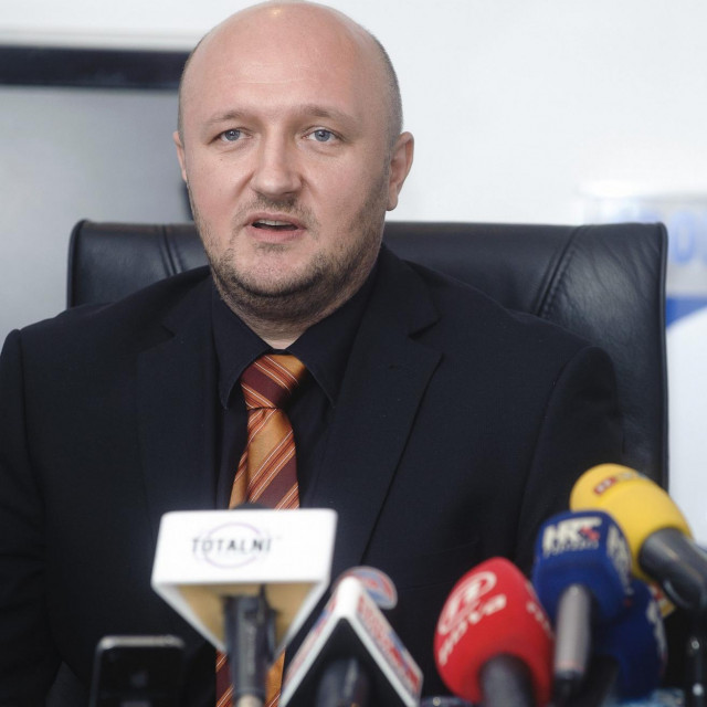 Tomislav Debeljak






 