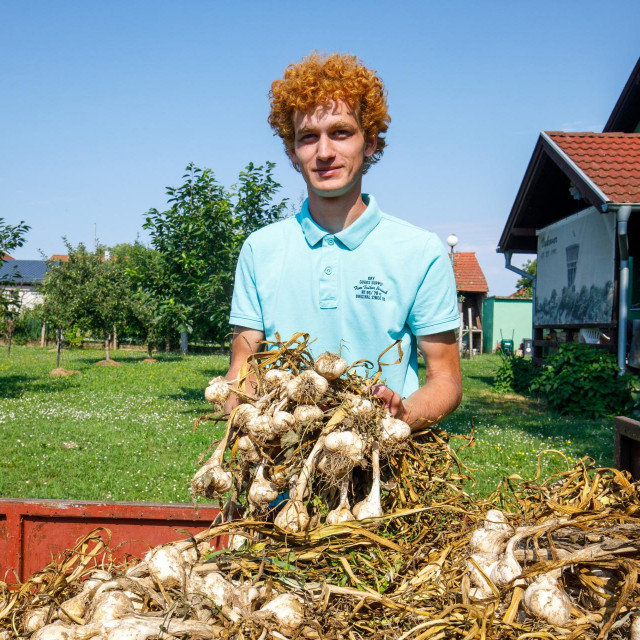 Bruno Vučković na svom imanju