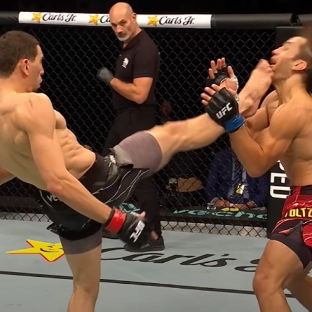 Abus Magomedov (lijevo) vs. Dustin Stoltzfus (desno)