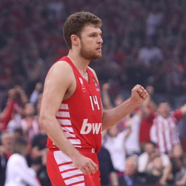 Aleksandar Vezenkov
