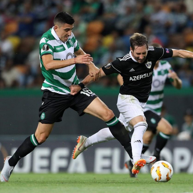 Ozobić (desno) iz dana u Qarabağu