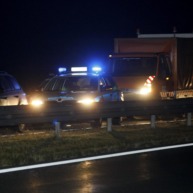 Ilustracija, policija na autocesti