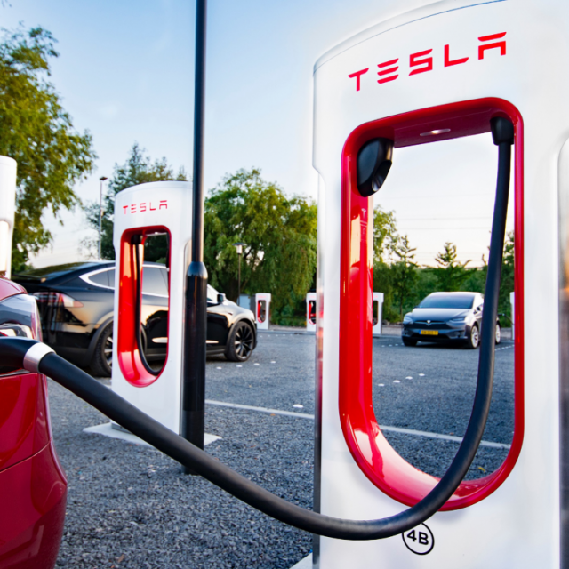 Tesla Supercharger punionica