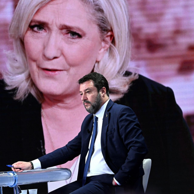 Matteo Salvini i Marine Le Pen (u pozadini)