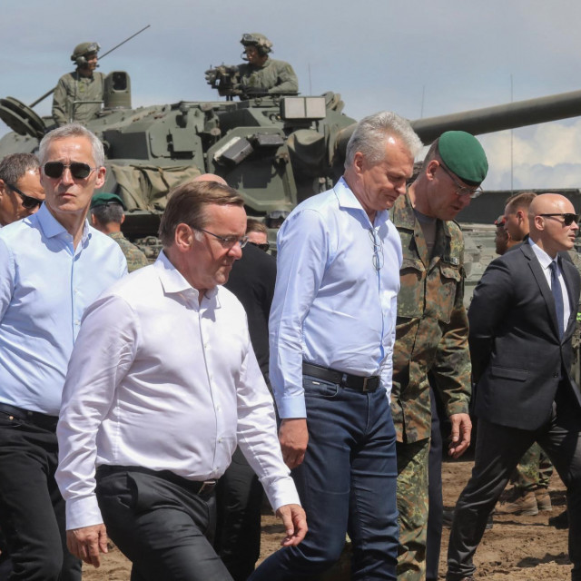 Glavni tajnik NATO-a Jens Stoltenberg i njemački ministar obrane Boris Pistorius