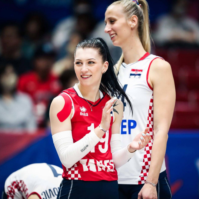 
odbojka reprezentacija Hrvatska VNL 2023 Izabela Stimac crveni dres - Martina Samadan - Andrea Mihaljevic 2