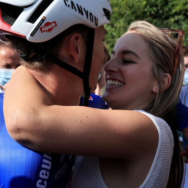 Jasper Philipsen slavi s djevojkom Melanie Peetermans