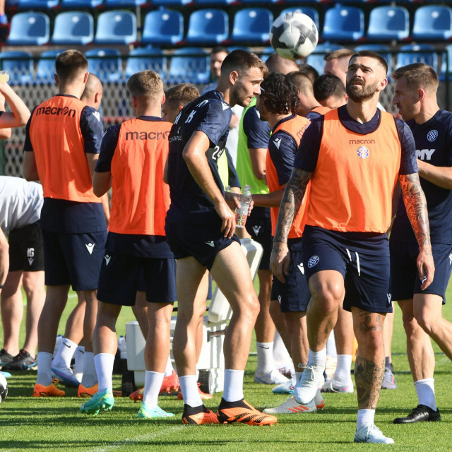 Marko Livaja (desno) je najveća zvijezda na treninzima Hajduka, ali svi pričaju o Perišiću