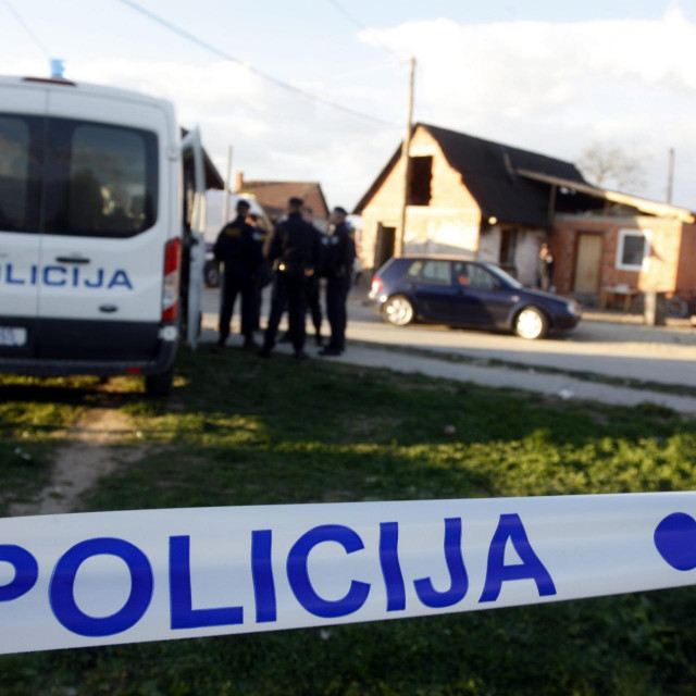 Policija u romskom naselju Piškorovec (arhiva)
