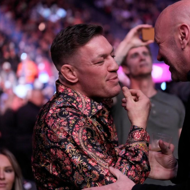 Conor McGregor (lijevo) i Dana White (desno)
