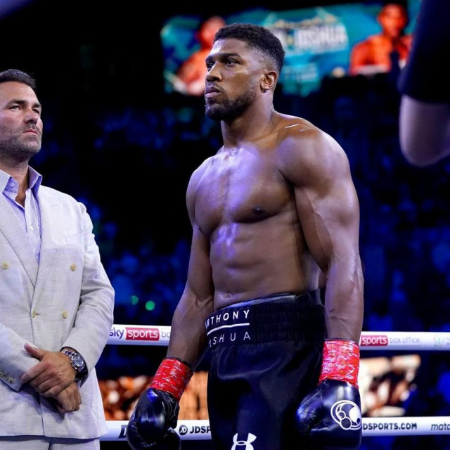Eddie Hearn (lijevo) i Anthony Joshua (desno)