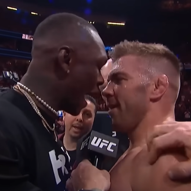 Israel Adesanya (lijevo) i Dricus Du Plessis (desno)