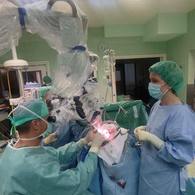 Operacija moždane aneurizme