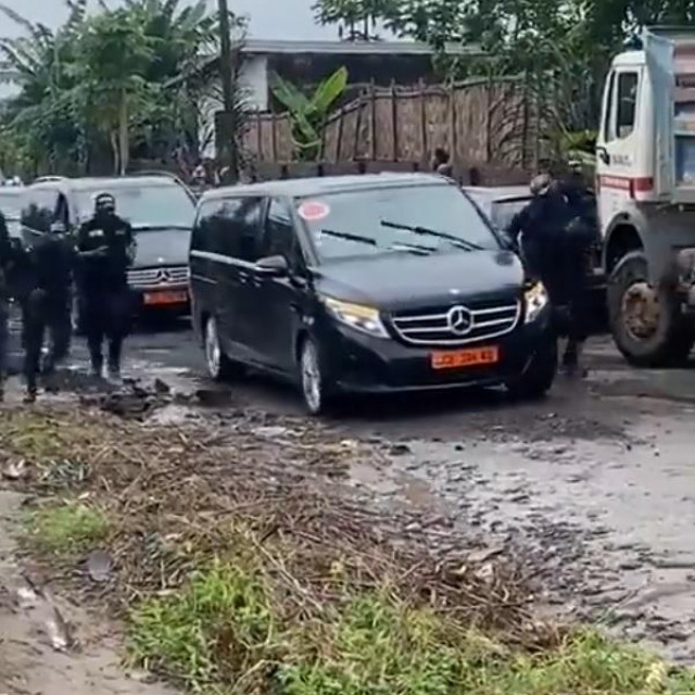 Mbappe je imao poseban doček u Kamerunu