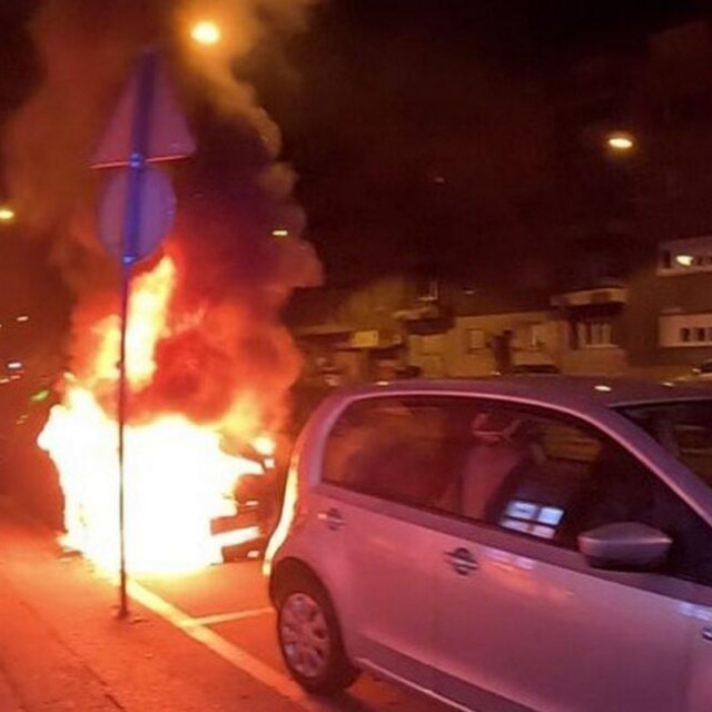 Vatrogasci gase požar u Zvonimirovoj