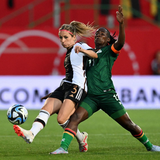 Kathrin Hendrich i Barbra Banda