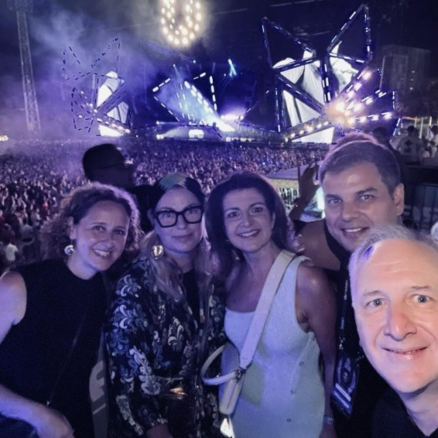 Ministrica kulture Nina Obuljen Koržinek i bivši gradonačelnik Splita Andro Krstulović Opara s prijateljima