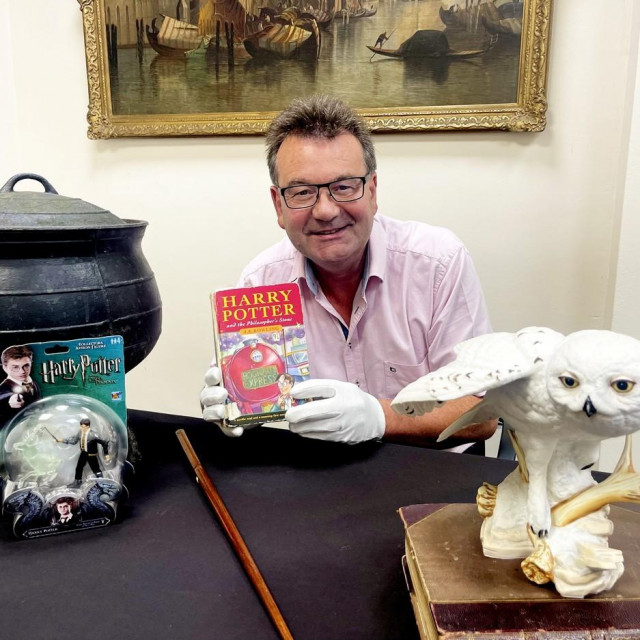 Richard Winterton s knjigom ‘Harry Potter i Kamen mudraca‘