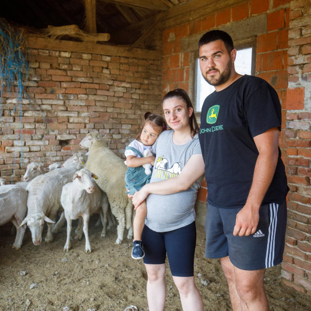 Dario, Danijela Šimic i kćerka Petra




 