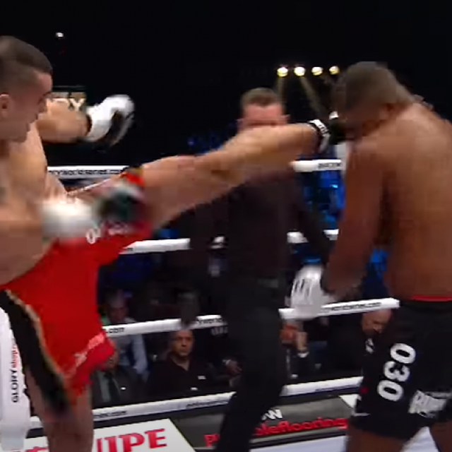 Mladen Brestovac (lijevo) vs. Jahfarr Wilnis (desno)