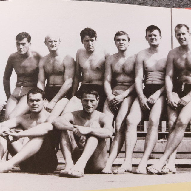 Stoje, s lijeva na desno: Ozren Bonačić, Marijan Verži, Mladen Jonke, Zdravko Hebel, Milan Jeger, Marijan Žužej. Sjede: Karlo Stipanić i Zlatko Šimenc