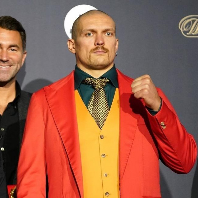 Eddie Hearn (lijevo) i Oleksandr Usyk (desno)